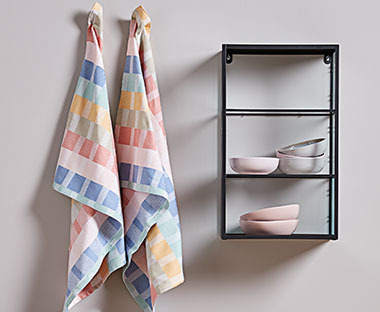 Rutete kjøkkenhåndklær i pastellfarger