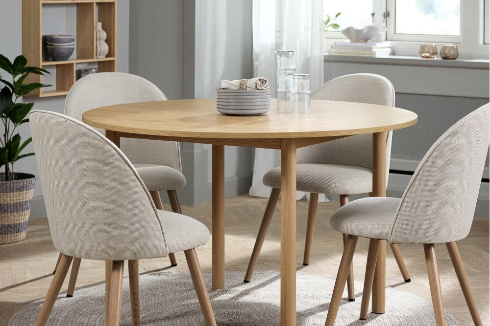 Spar 25-40% på utvalgte spisebord