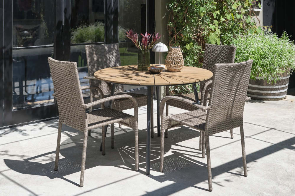 Spar 30-50% på hagebord