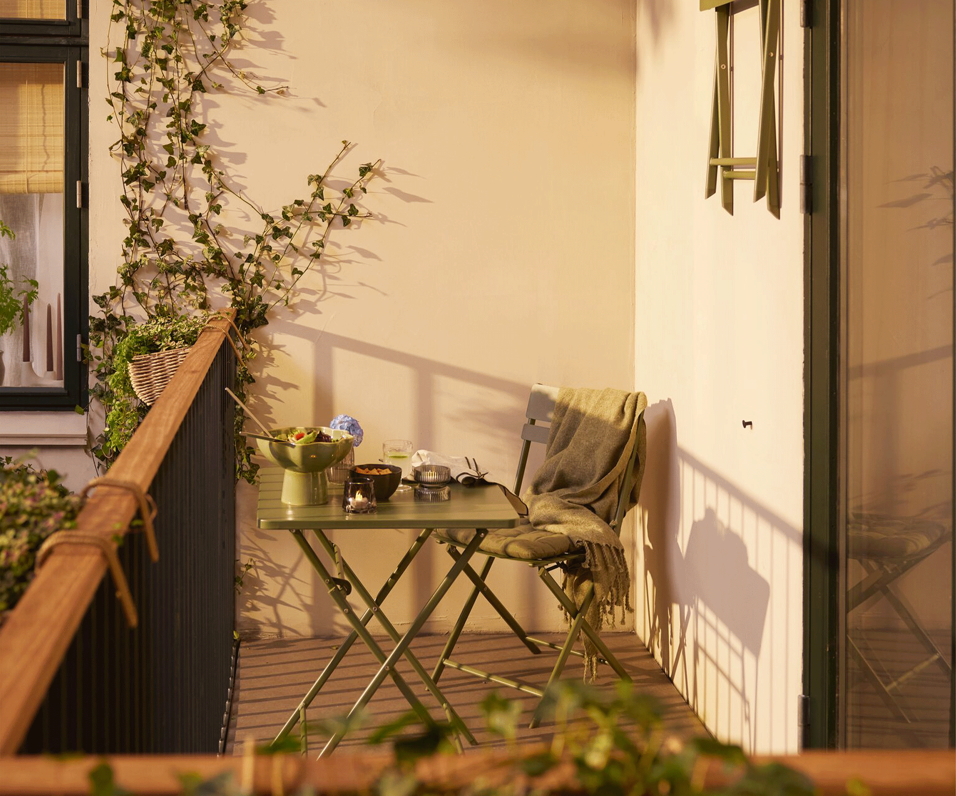 HERO Balcony gif HERO Balcony gif