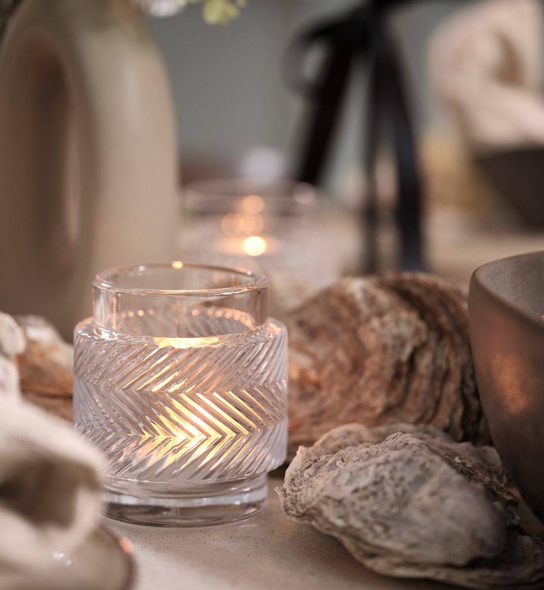 ARN telysholder i klart glass Telysholder i glass med dekorativt mønster