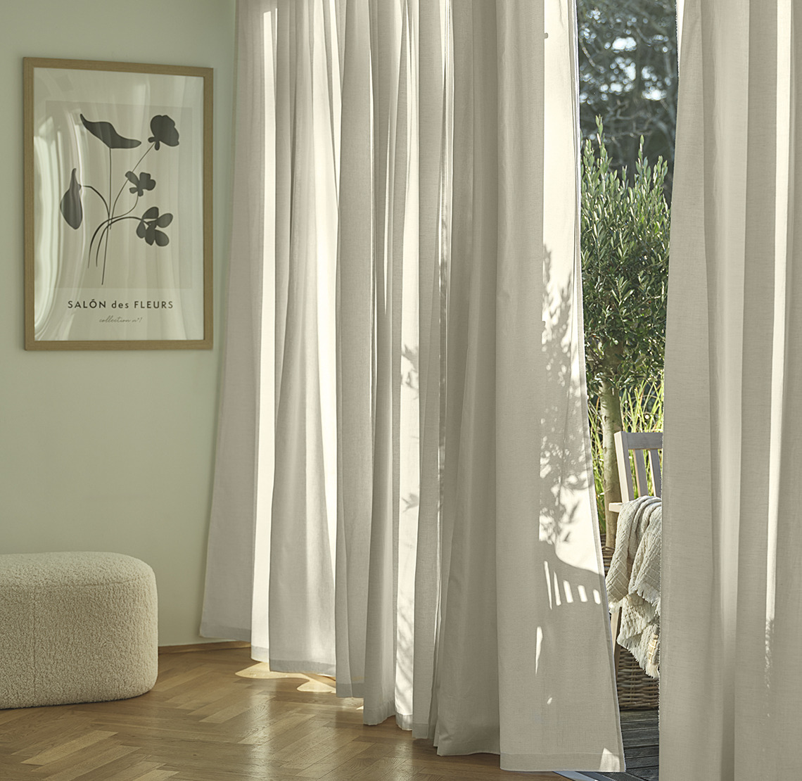 IDSE beige gardin Beige gardin i en stu