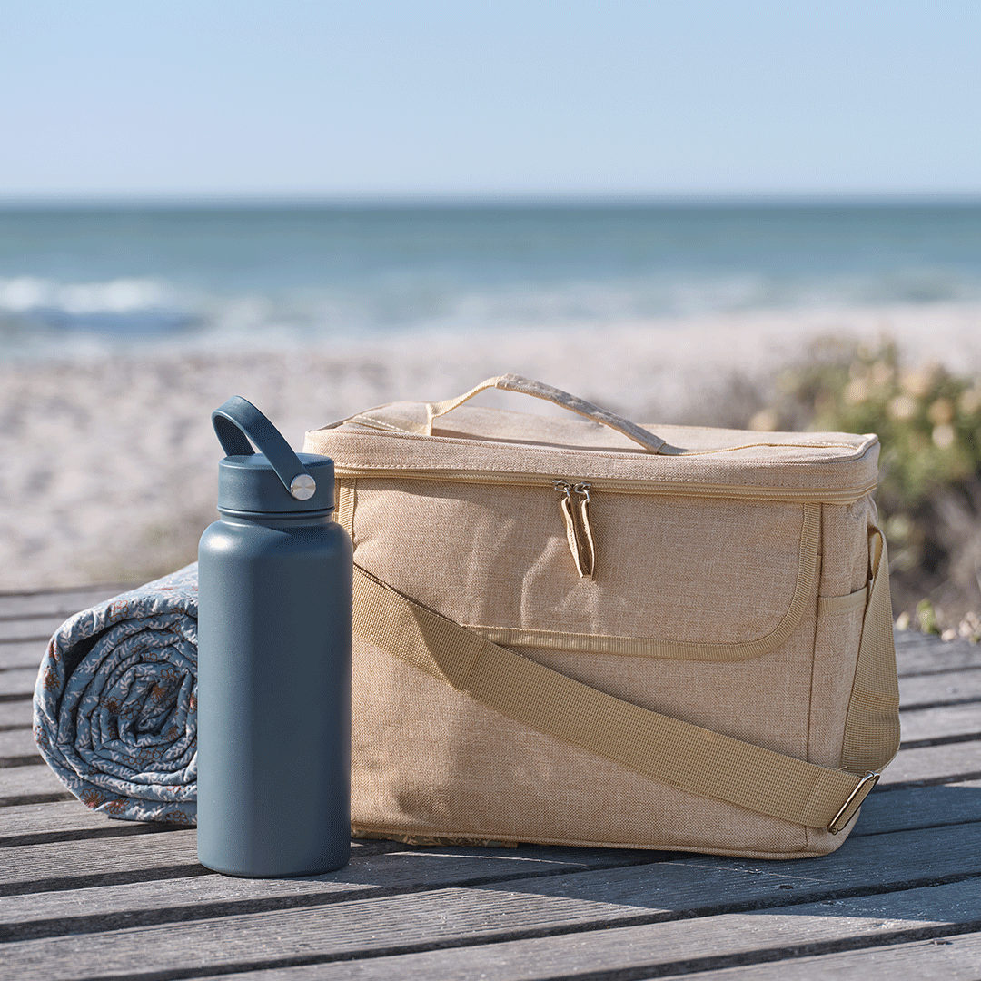 HUBRO termoflaske og MYRA kjølebag Husk mat og drikke på stranden