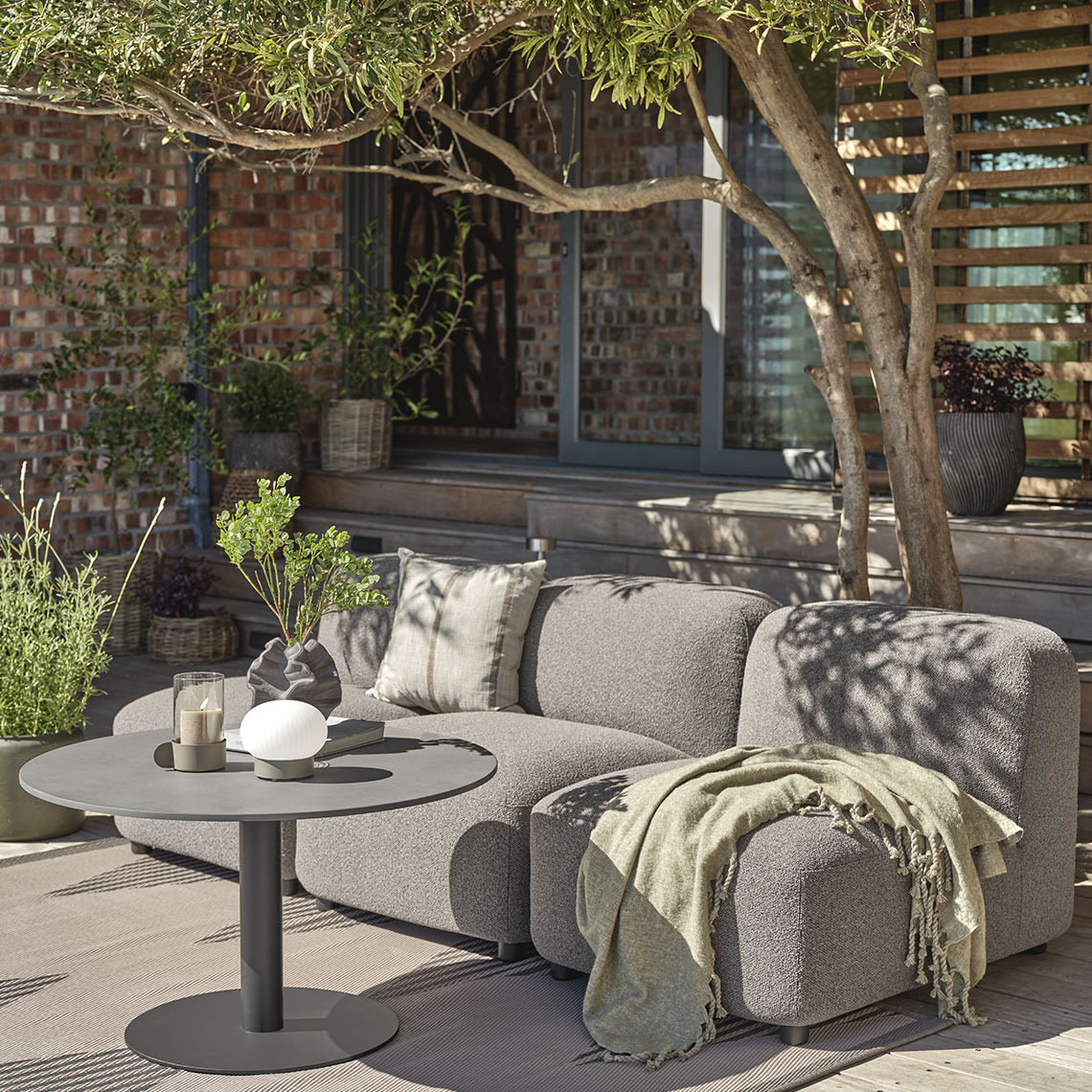 Loungesofa i hurtigtørkende materiale