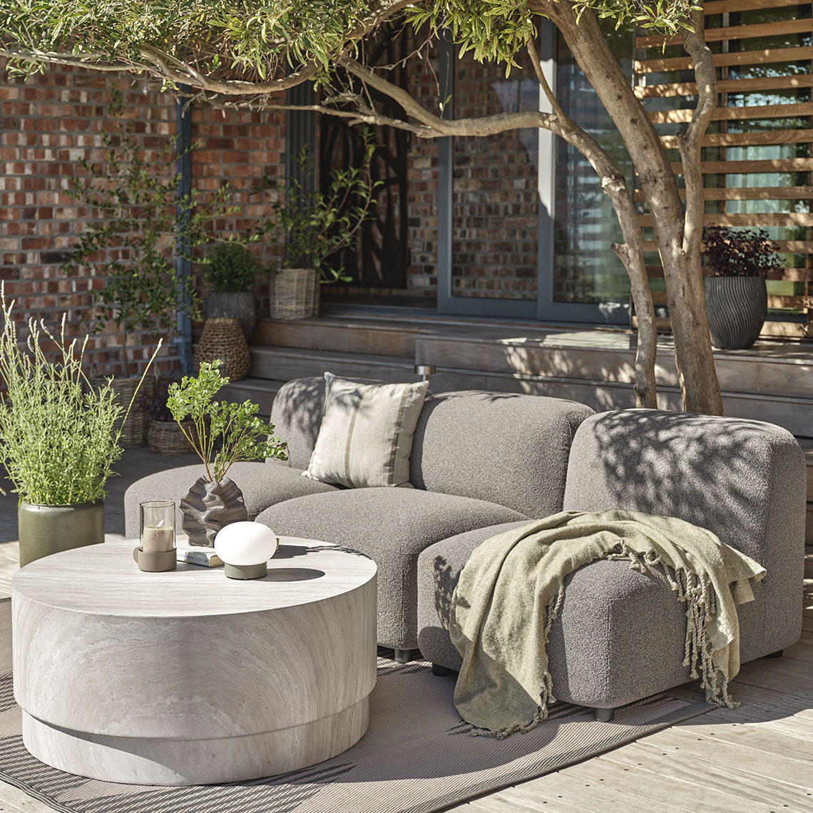 TANE loungemoduler kombinert til en loungesofa Loungesofa bygget av 3 frittstående loungemoduler