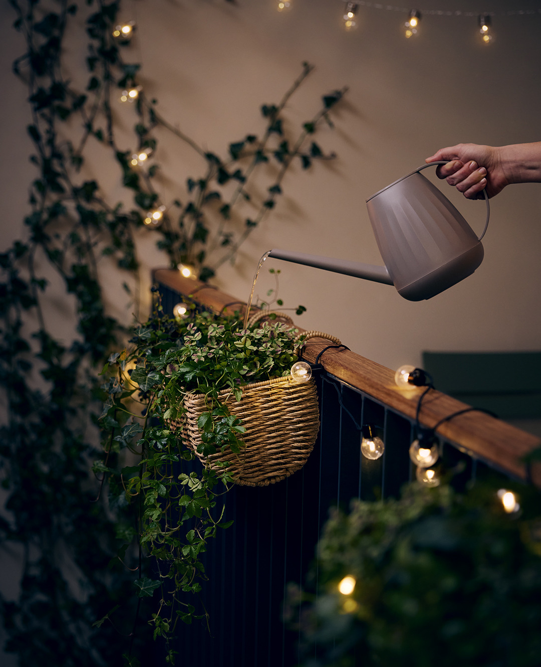 KUBB balkongkasse og VALDE vannkanne KUBB balkongkasse og VALDE vannkanne