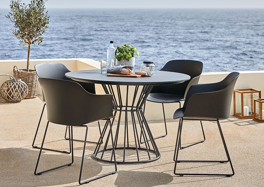 FAGERNES garden table and SANDVED garden chairs Pedestal garden table with four garden chairs