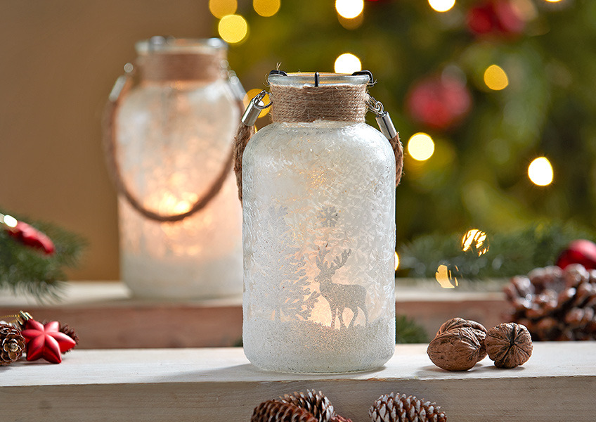 KRYBBE lanterne til kubbelys i glass med hvitt julemotiv Lanterne til kubbelys i glass med hvitt julemotiv